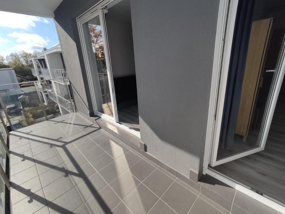 1110 Smialego 39 - Tanie Pokoje W Apartamencie - Samodzielne Zameldowanie - Self Check In 포즈난 외부 사진
