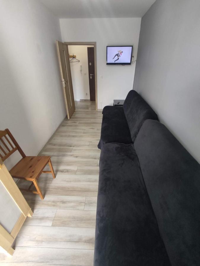 1110 Smialego 39 - Tanie Pokoje W Apartamencie - Samodzielne Zameldowanie - Self Check In 포즈난 외부 사진