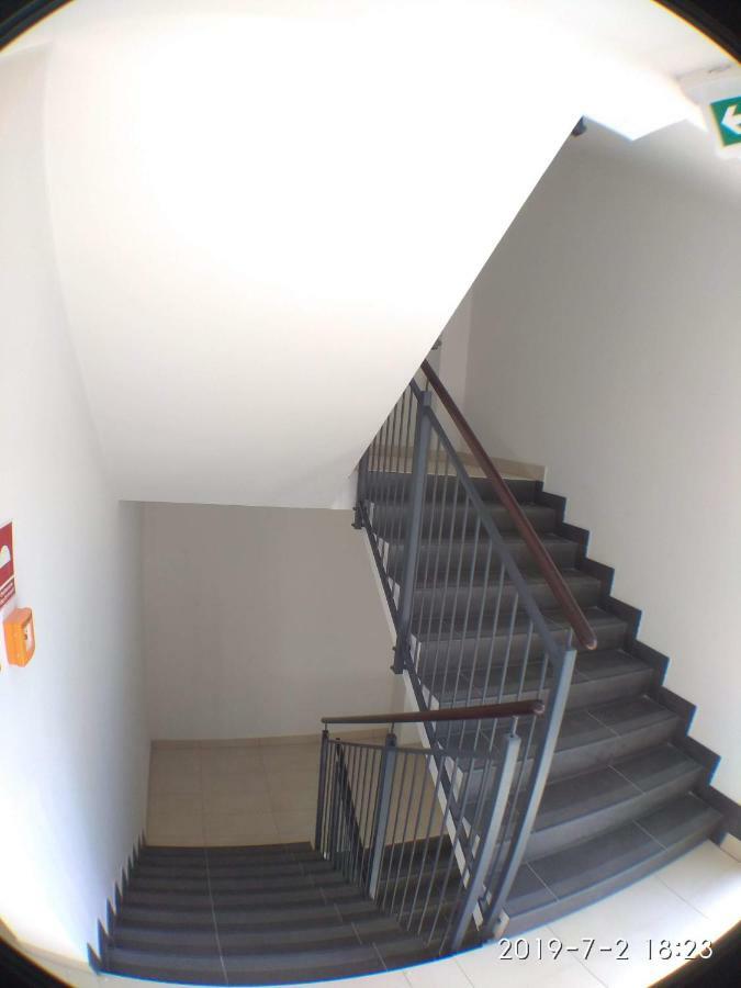 1110 Smialego 39 - Tanie Pokoje W Apartamencie - Samodzielne Zameldowanie - Self Check In 포즈난 외부 사진
