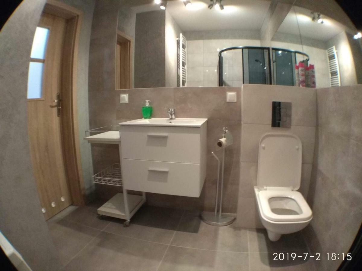 1110 Smialego 39 - Tanie Pokoje W Apartamencie - Samodzielne Zameldowanie - Self Check In 포즈난 외부 사진